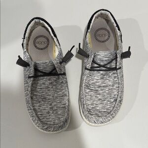 Women’s Hey Dudes Size 8